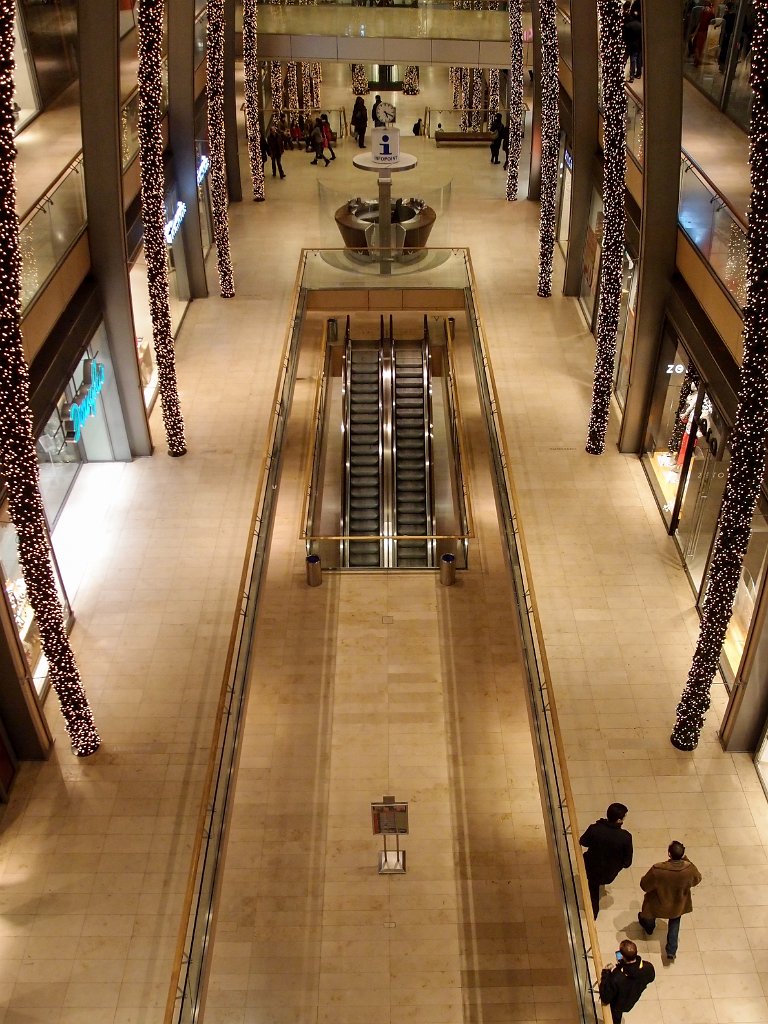 PC260408.jpg - OLYMPUS DIGITAL CAMERA