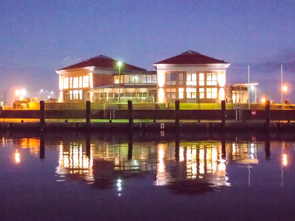 PC270474.jpg - OLYMPUS DIGITAL CAMERA