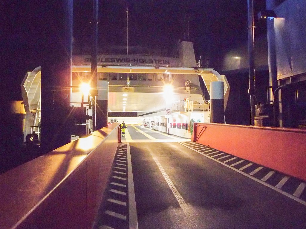 PC270476.jpg - OLYMPUS DIGITAL CAMERA