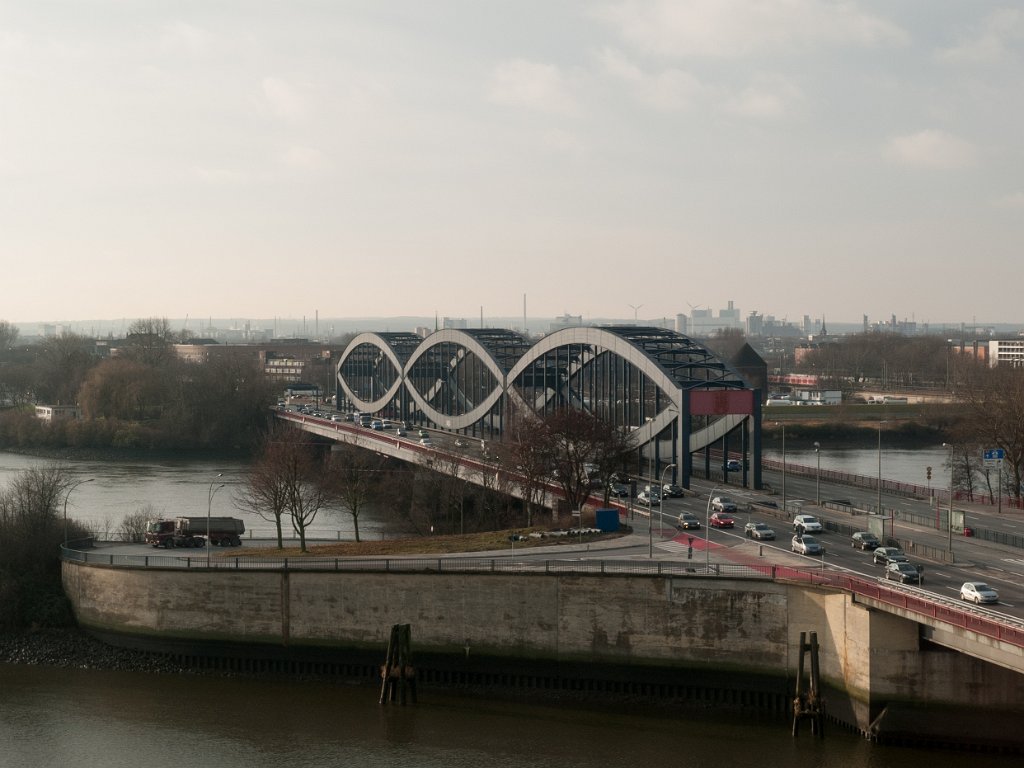 PC285673.jpg - OLYMPUS DIGITAL CAMERA