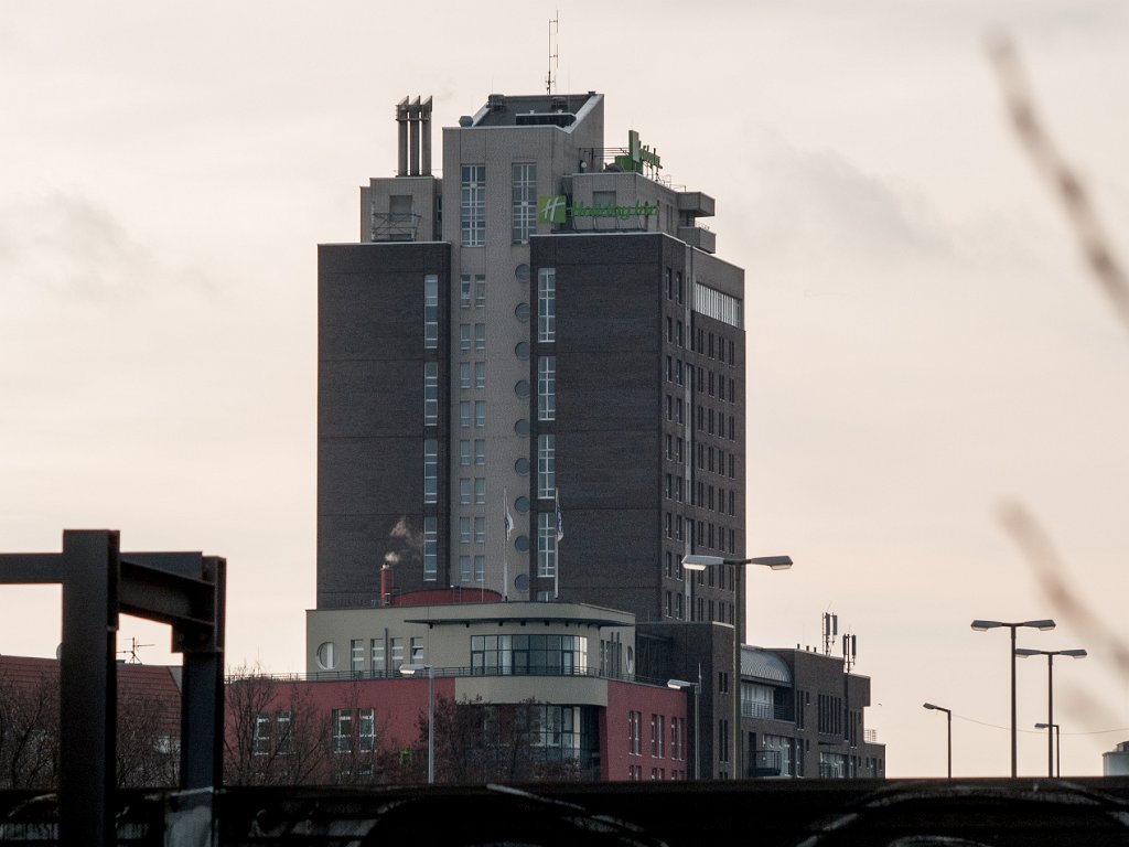 PC285690.jpg - OLYMPUS DIGITAL CAMERA