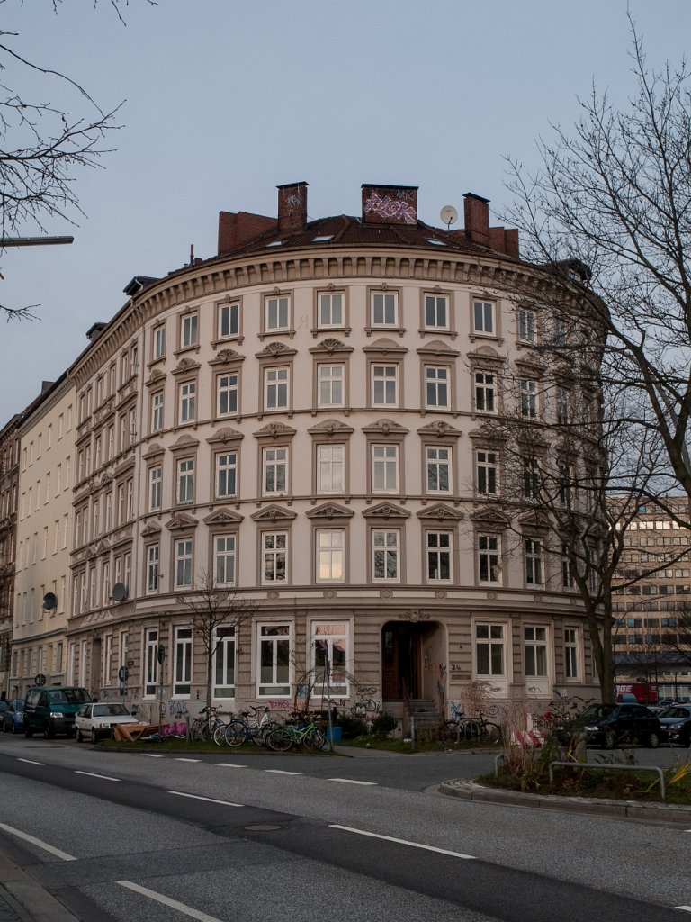 PC285697.jpg - OLYMPUS DIGITAL CAMERA