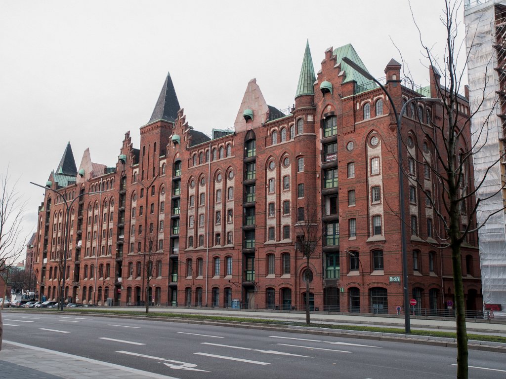 PC285721.jpg - OLYMPUS DIGITAL CAMERA