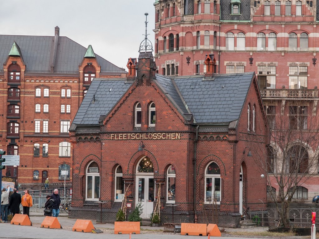 PC285725.jpg - OLYMPUS DIGITAL CAMERA