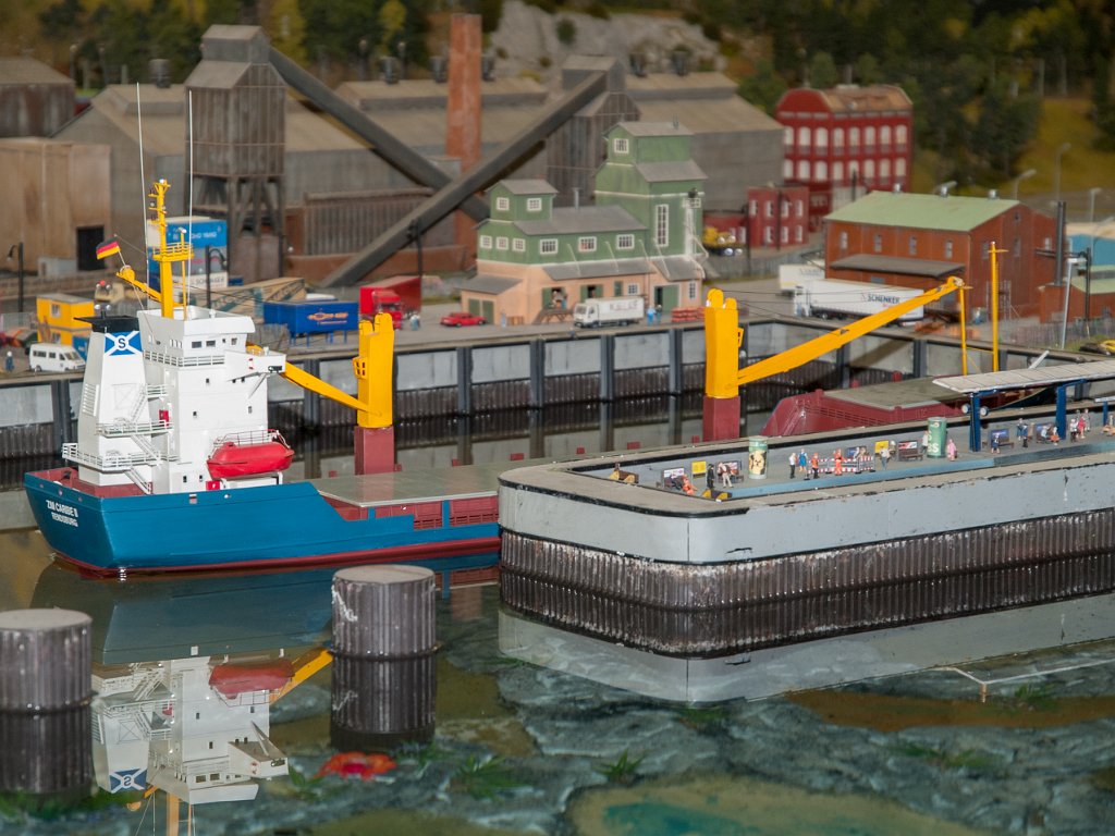 PC285969.jpg - OLYMPUS DIGITAL CAMERA