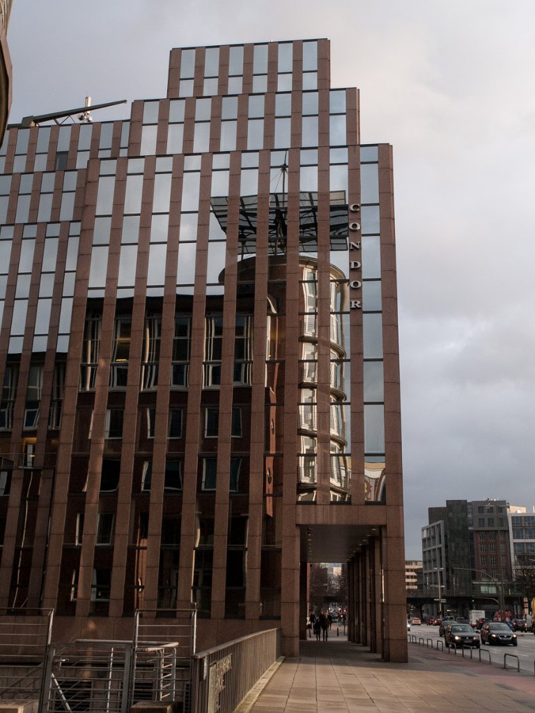 PC296118.jpg - OLYMPUS DIGITAL CAMERA