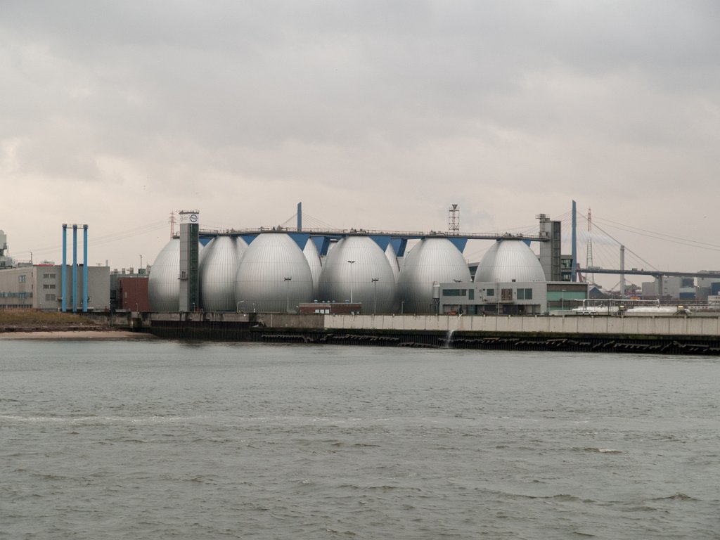 PC296171.jpg - OLYMPUS DIGITAL CAMERA