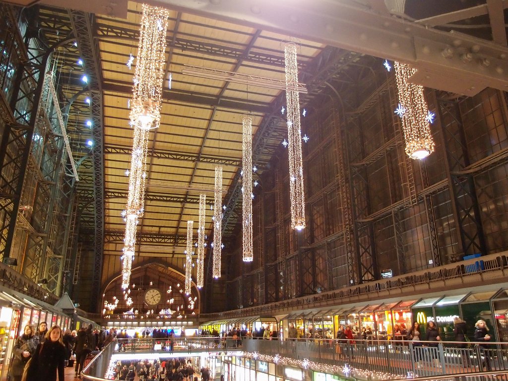 PC301035.jpg - OLYMPUS DIGITAL CAMERA