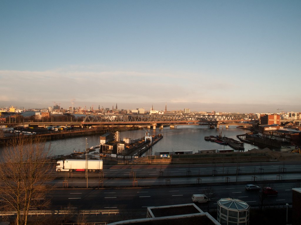 PC306417.jpg - OLYMPUS DIGITAL CAMERA