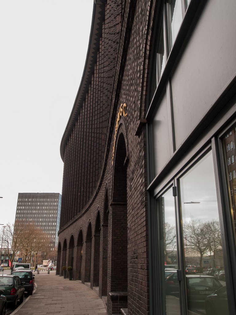 PC306440.jpg - OLYMPUS DIGITAL CAMERA