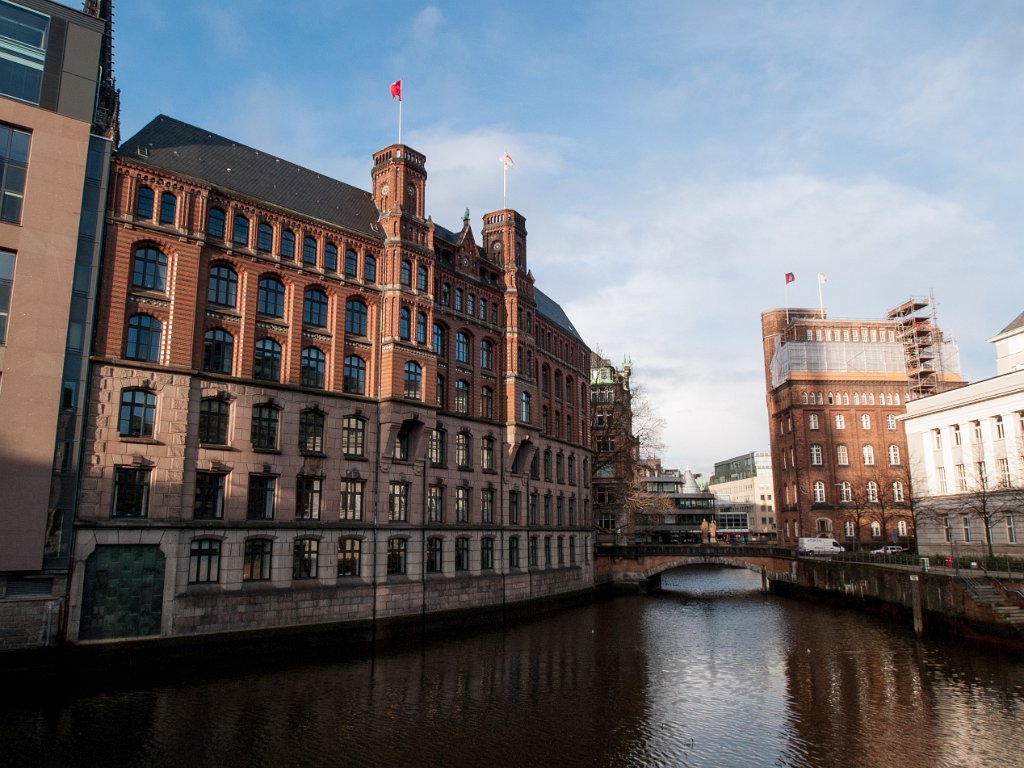 PC306445.jpg - OLYMPUS DIGITAL CAMERA