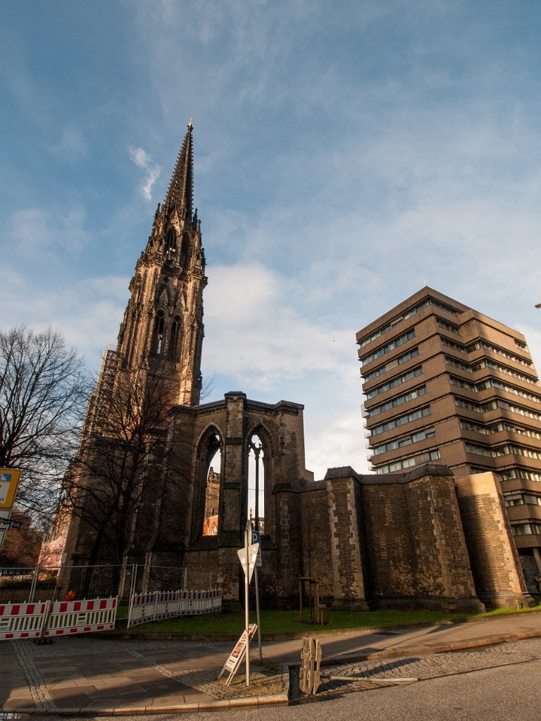 PC306448.jpg - OLYMPUS DIGITAL CAMERA