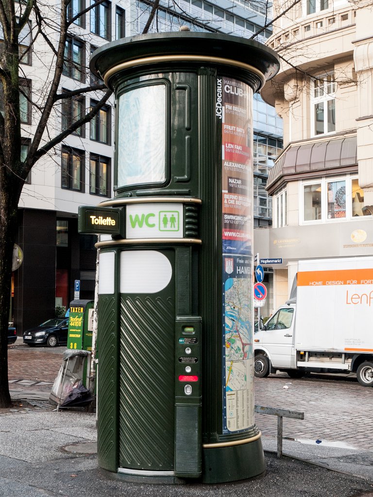 PC306504.jpg - OLYMPUS DIGITAL CAMERA