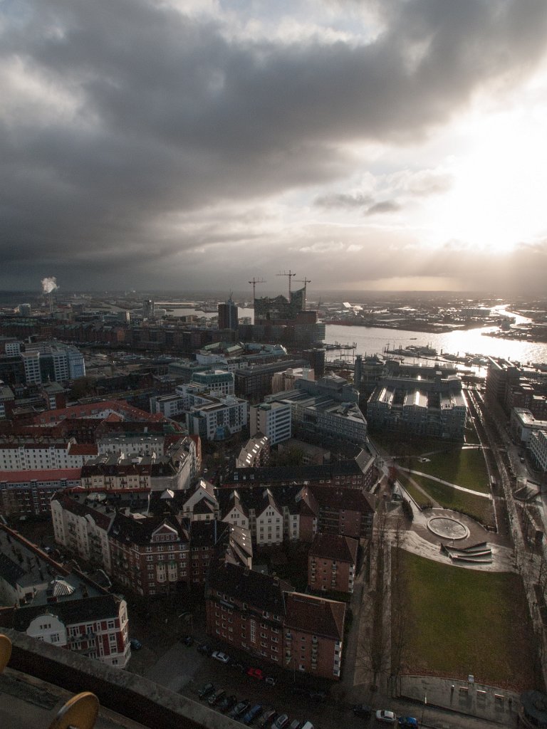 PC306592.jpg - OLYMPUS DIGITAL CAMERA