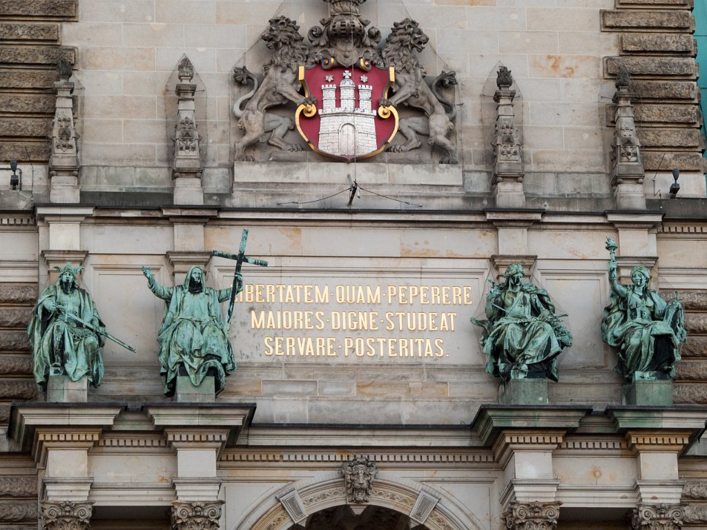 PC306666.jpg - OLYMPUS DIGITAL CAMERA