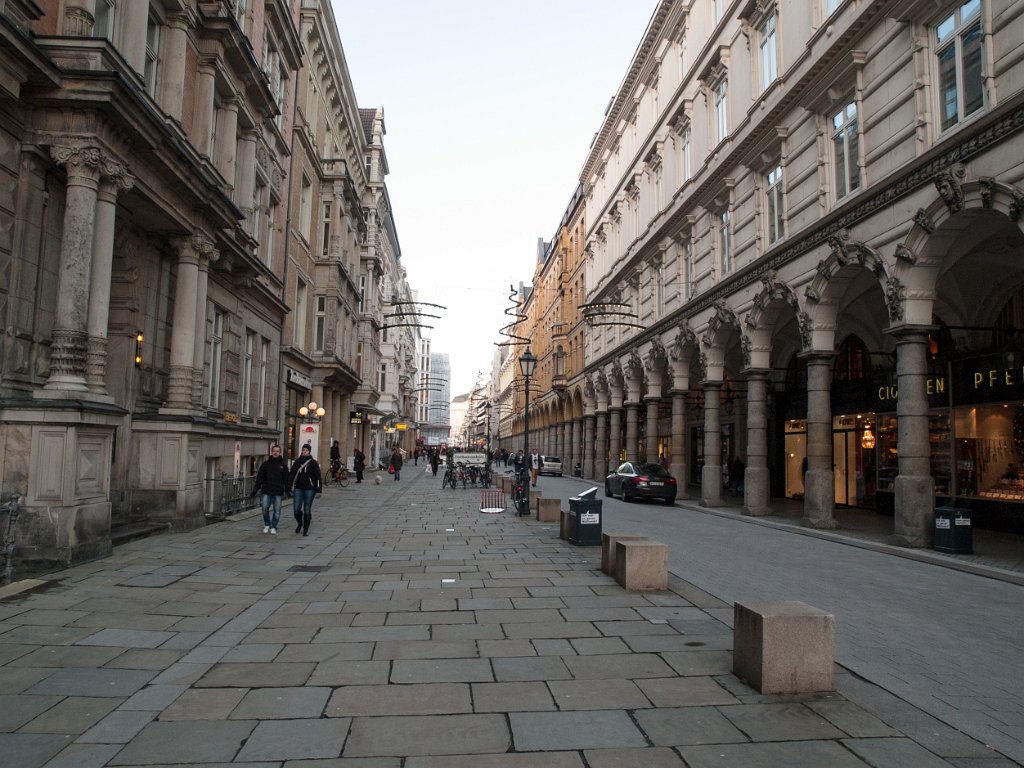 PC306688.jpg - OLYMPUS DIGITAL CAMERA