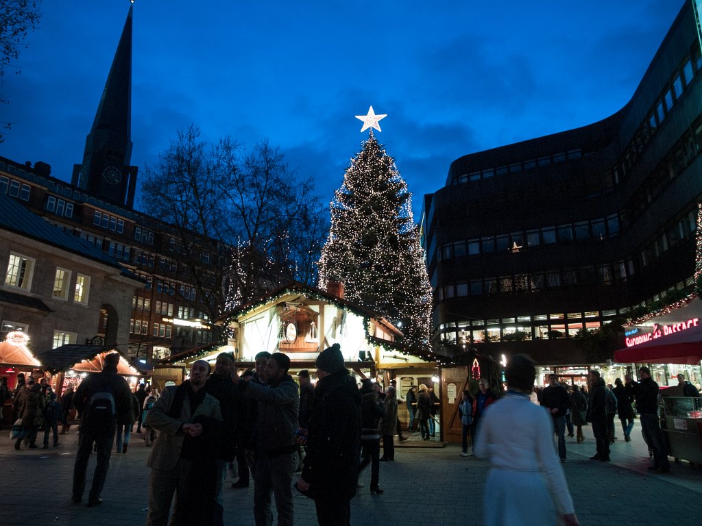 PC306708.jpg - OLYMPUS DIGITAL CAMERA