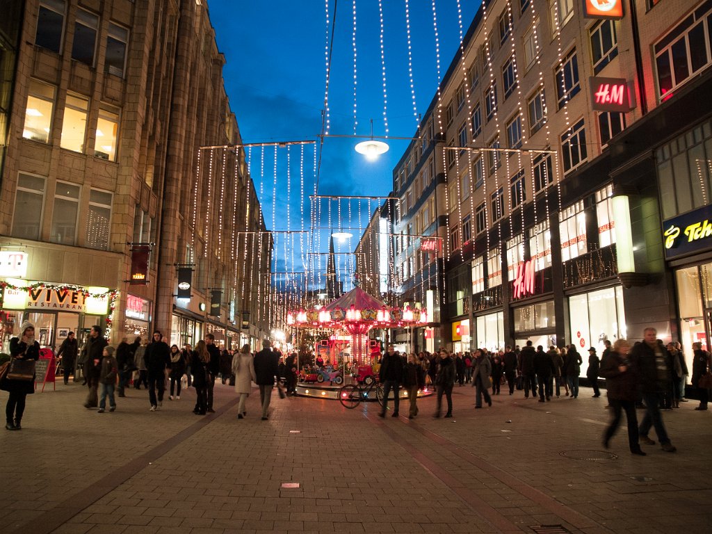 PC306716.jpg - OLYMPUS DIGITAL CAMERA