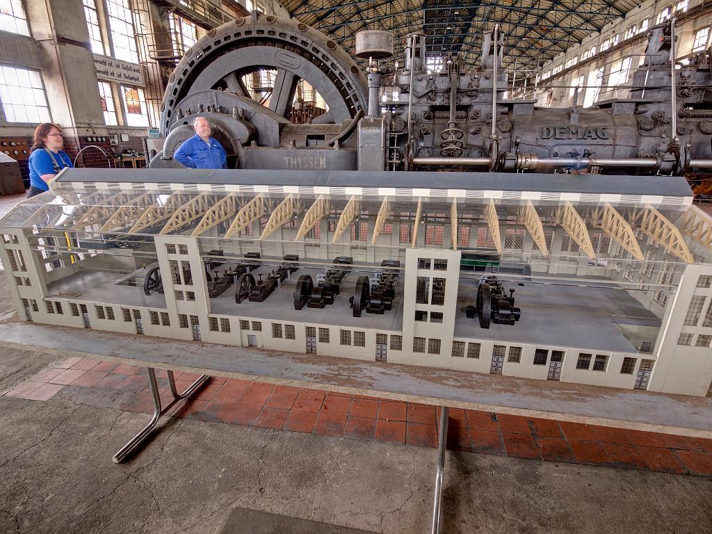 P4305238_39_40_41_42_fused.jpg - OLYMPUS DIGITAL CAMERA