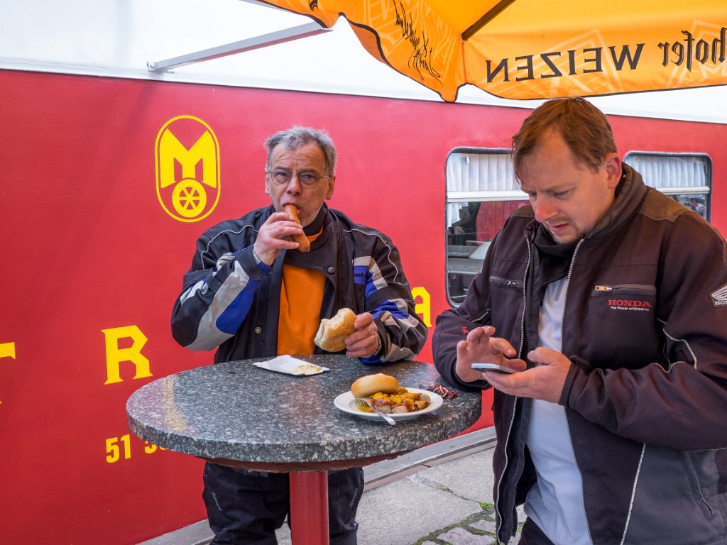 P4301200.jpg - OLYMPUS DIGITAL CAMERA