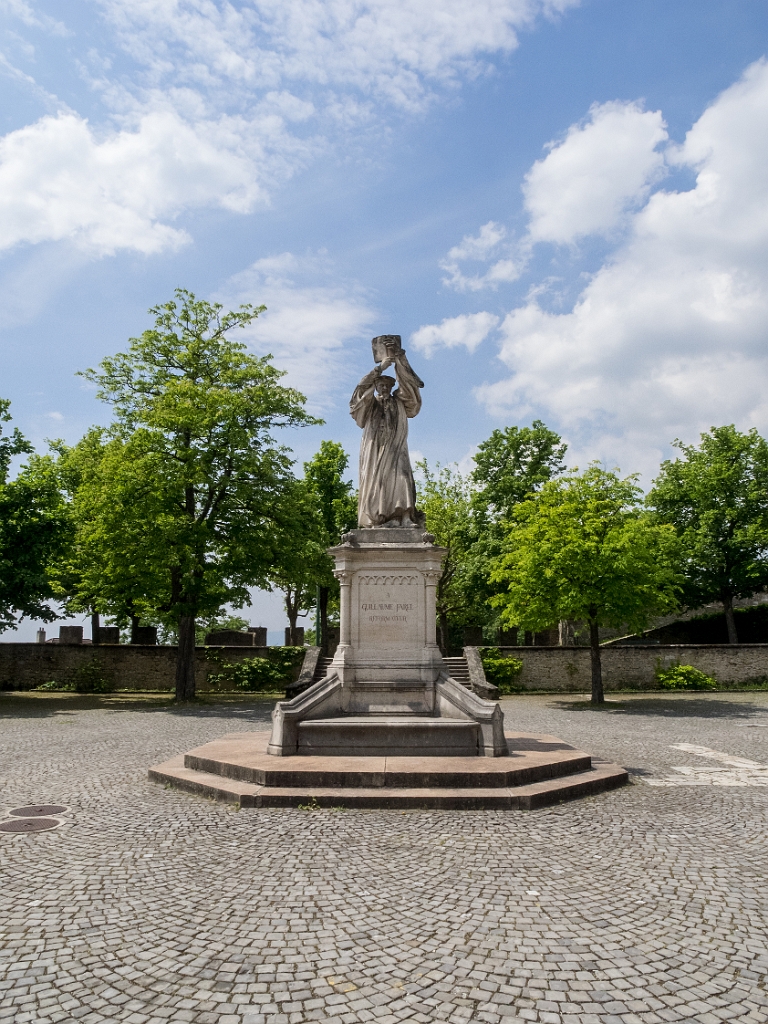 P5233136.jpg - OLYMPUS DIGITAL CAMERA