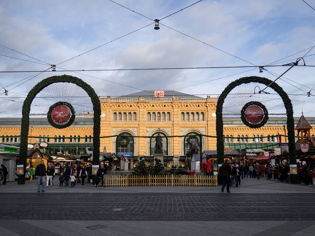 PC268861.jpg - OLYMPUS DIGITAL CAMERA