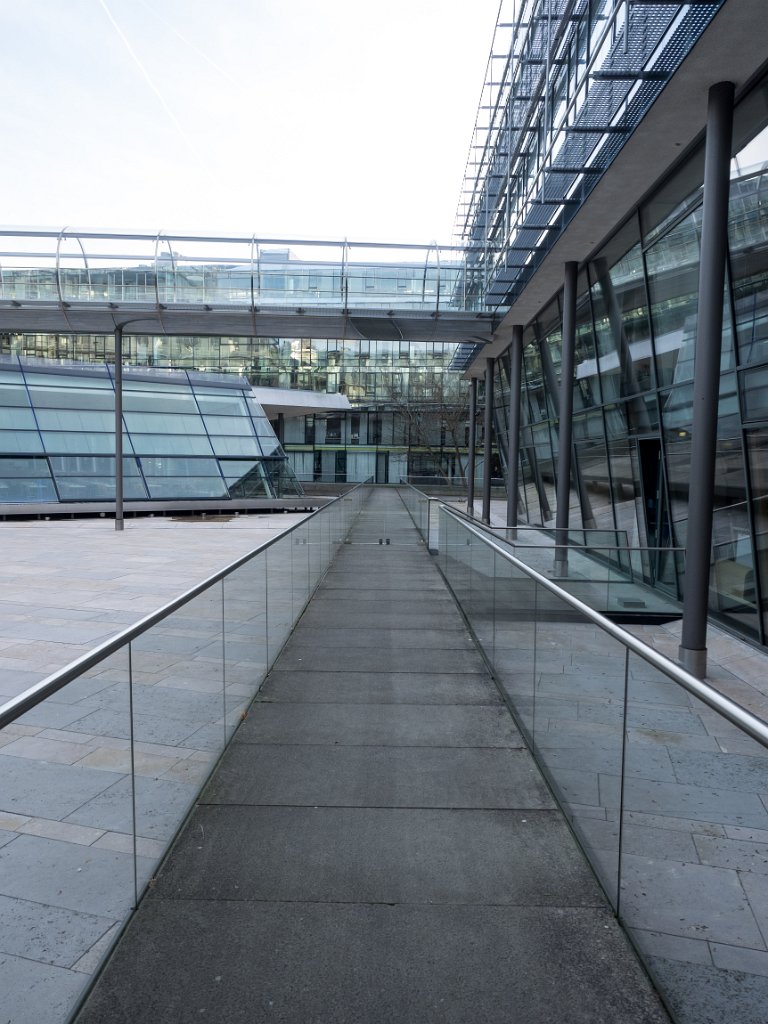 PC268934.jpg - OLYMPUS DIGITAL CAMERA