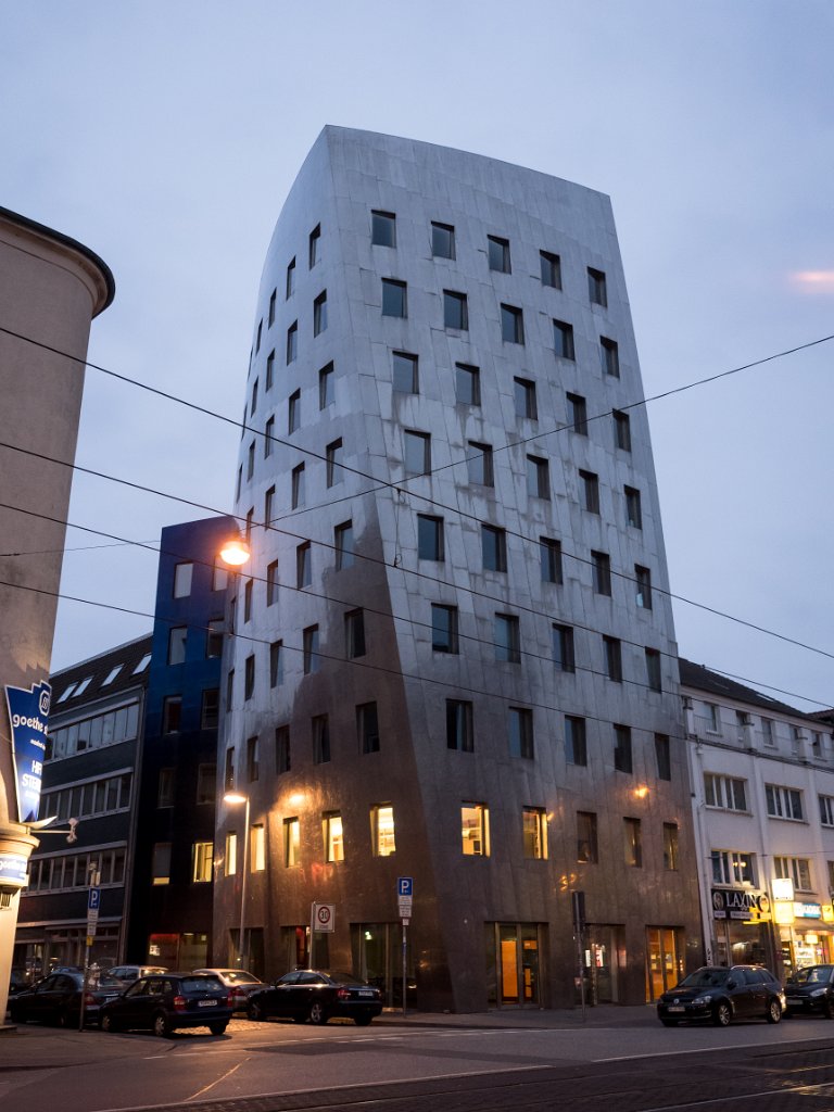 PC279435.jpg - OLYMPUS DIGITAL CAMERA