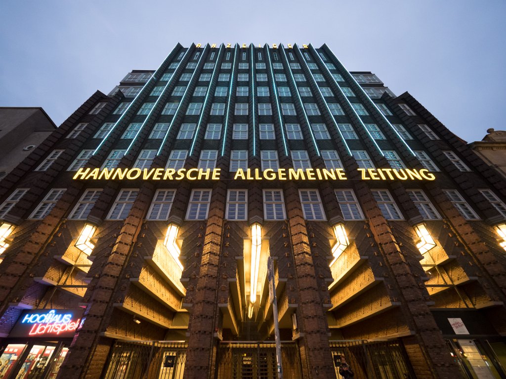 PC279436.jpg - OLYMPUS DIGITAL CAMERA