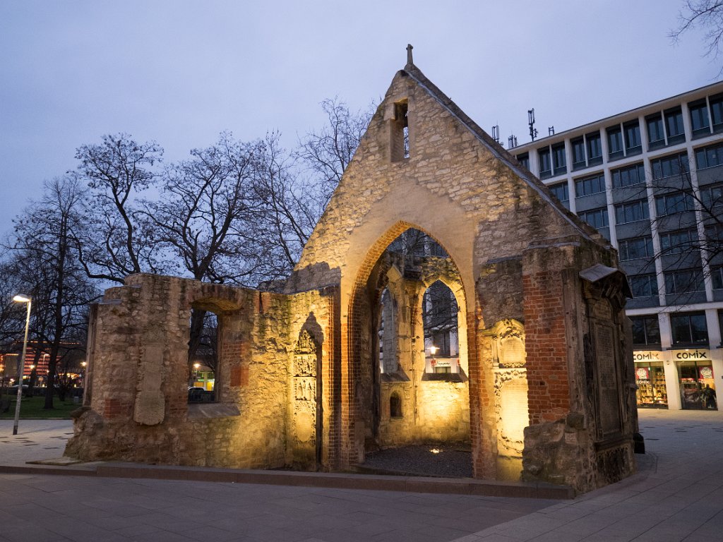 PC279443.jpg - OLYMPUS DIGITAL CAMERA