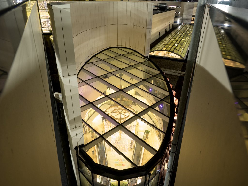 PC289661.jpg - OLYMPUS DIGITAL CAMERA