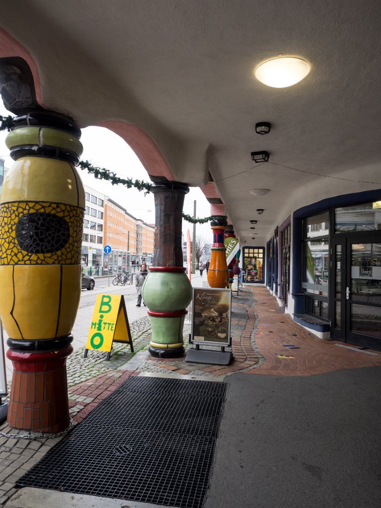 PC299682.jpg - OLYMPUS DIGITAL CAMERA