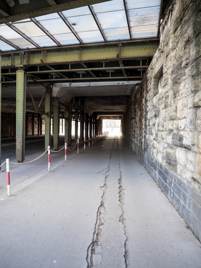 PC300418.jpg - OLYMPUS DIGITAL CAMERA