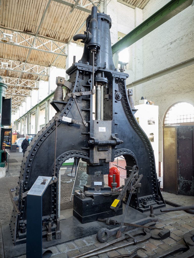 PC300424.jpg - OLYMPUS DIGITAL CAMERA