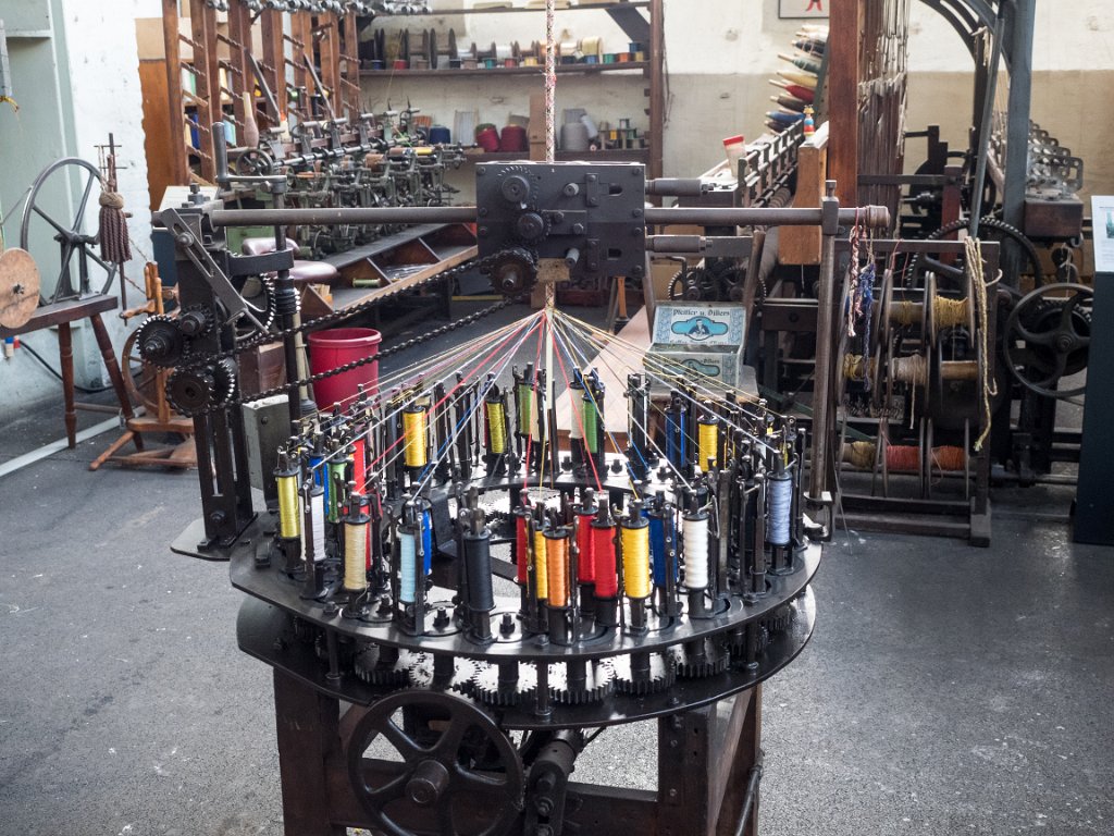 PC300505.jpg - OLYMPUS DIGITAL CAMERA