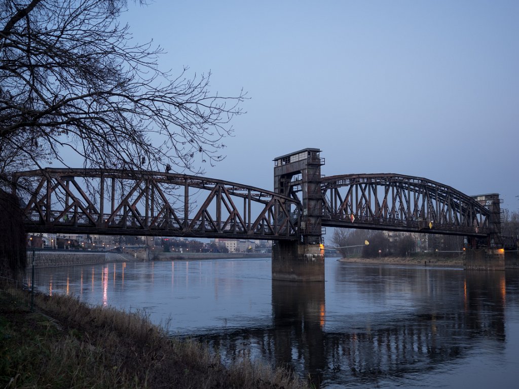 PC300540.jpg - OLYMPUS DIGITAL CAMERA