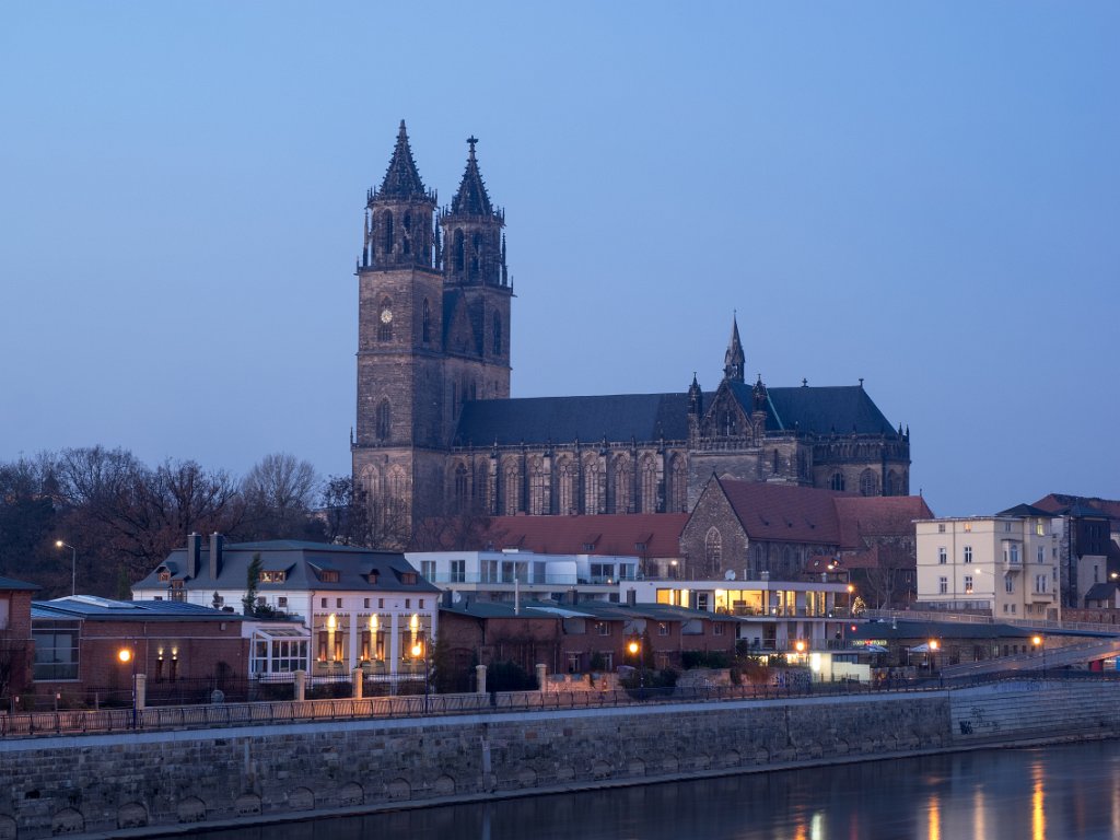 PC300557.jpg - OLYMPUS DIGITAL CAMERA