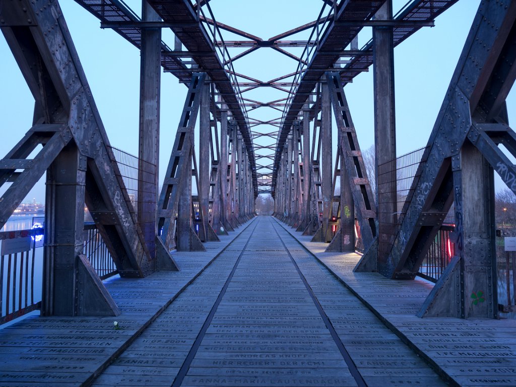 PC300560.jpg - OLYMPUS DIGITAL CAMERA