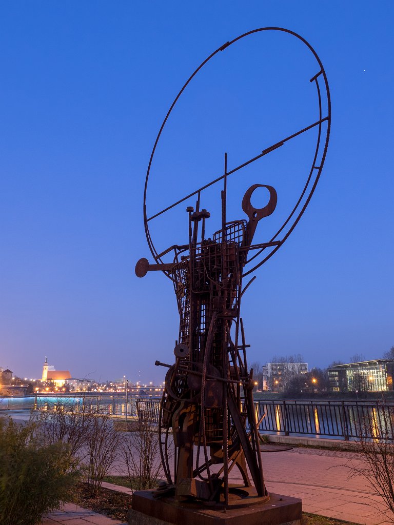 PC300564.jpg - OLYMPUS DIGITAL CAMERA