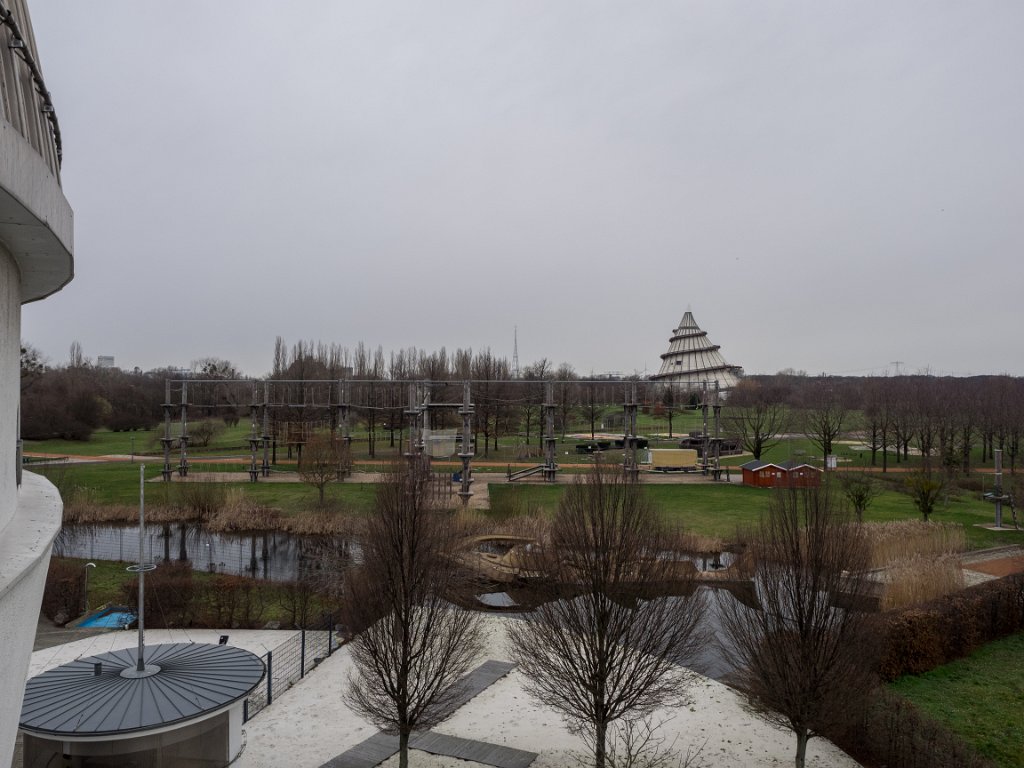 PC310766.jpg - OLYMPUS DIGITAL CAMERA