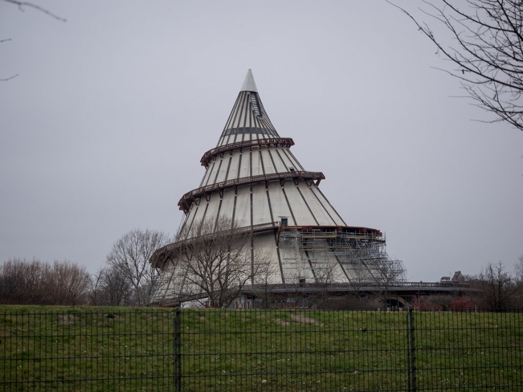 PC310777.jpg - OLYMPUS DIGITAL CAMERA